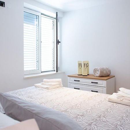 Three Bedroom Apartment With Old Town View - Orlanda'S Apartment Дубровник Экстерьер фото