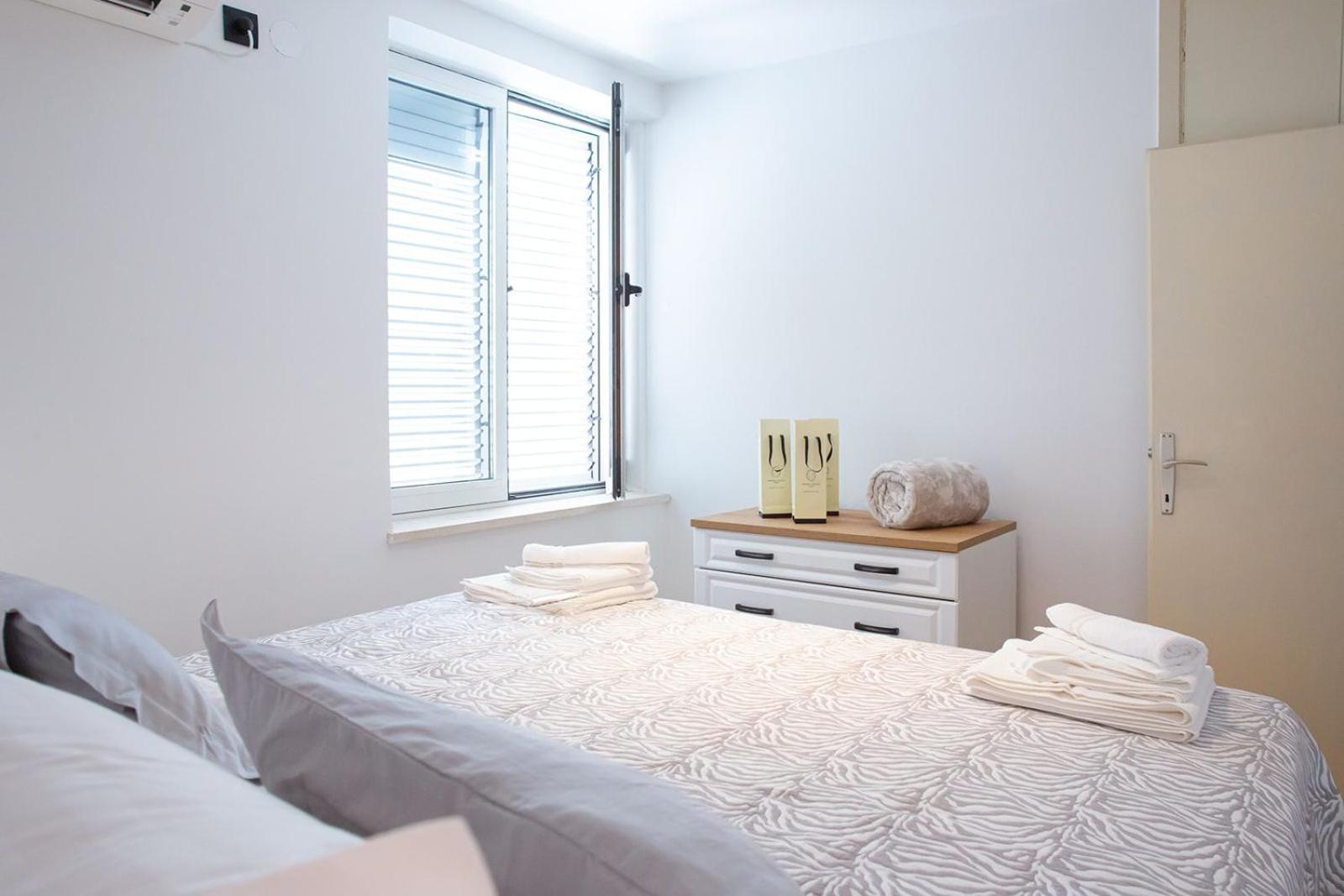 Three Bedroom Apartment With Old Town View - Orlanda'S Apartment Дубровник Экстерьер фото